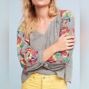 FLOREAT Anthropologie embroidered flower blouse size petite large